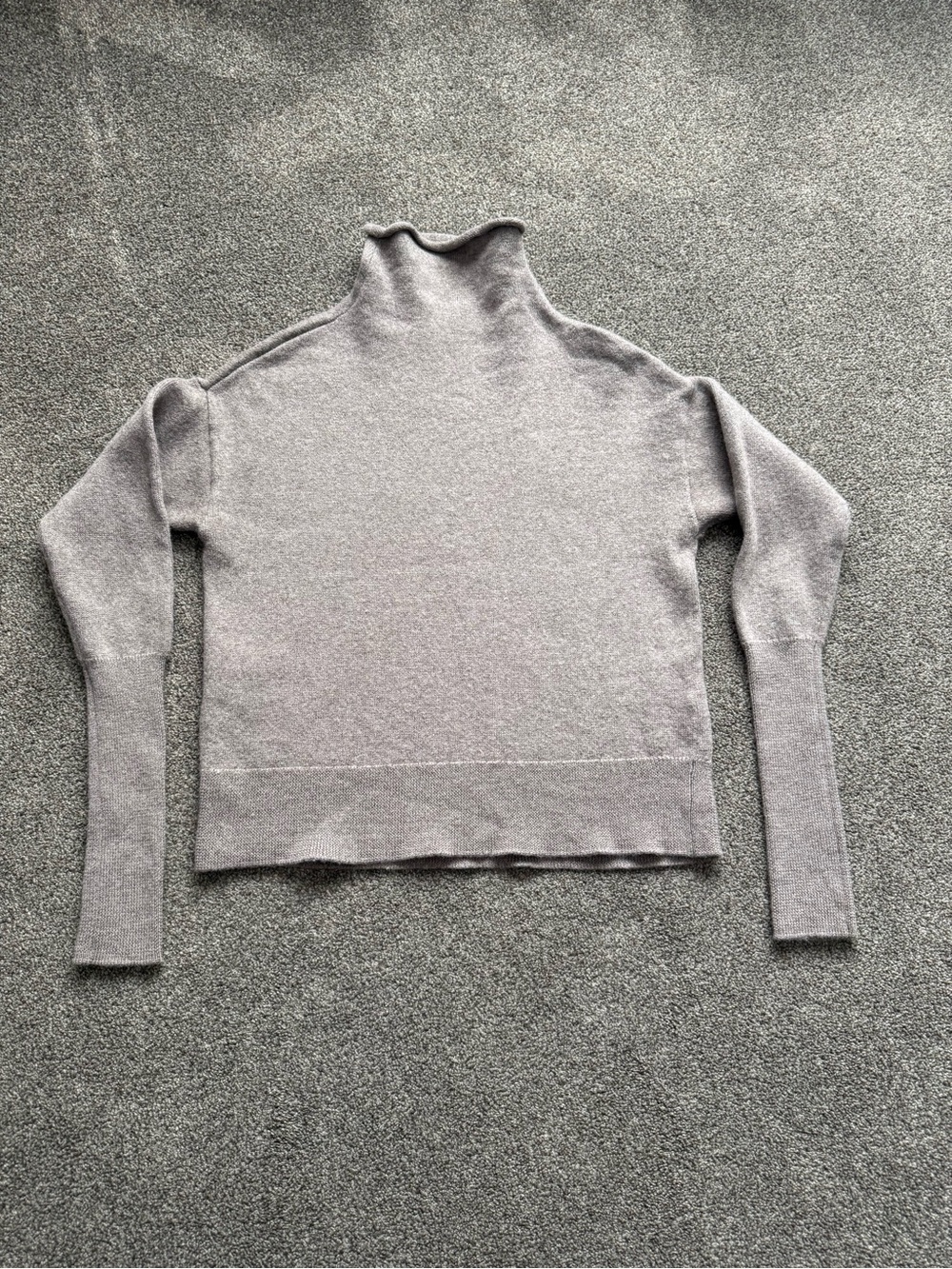 Wilfred Light Gray Turtleneck Sweater